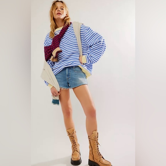 HOST PICK 🎉 NWT💙FREE PEOPLE CLASSIC STRIPE OVERSIZED CREWNECK - Picture 2 of 4
